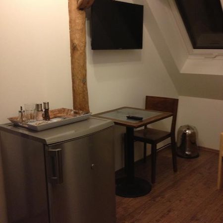 Old Town Guesthouse Erlangen Szoba fotó