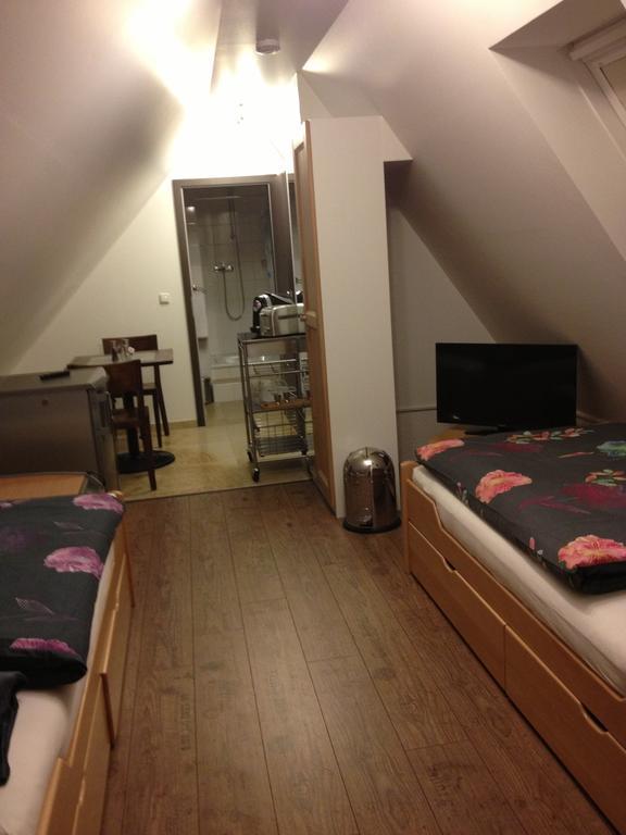 Old Town Guesthouse Erlangen Szoba fotó